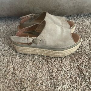 Sperry Women's 8 Delmare Plushwave Taupe Platform Sandals
